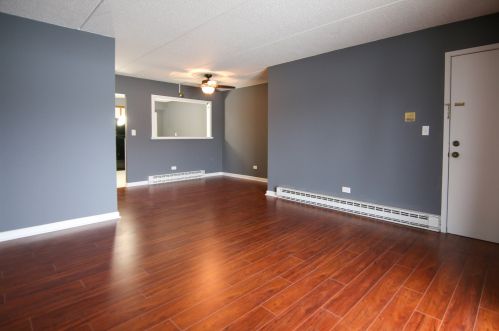 954 Rohlwing Rd, Addison, IL 60101-6132