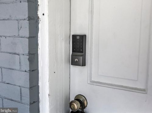 527 Howard Ave, Lancaster PA  17602-4421 exterior