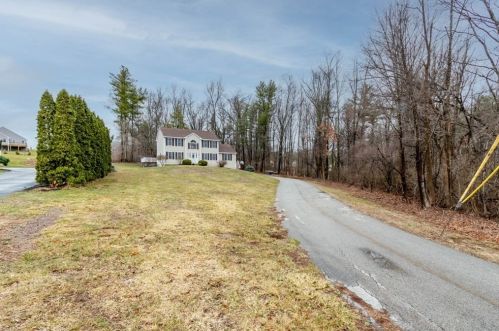 46 Tsienneto Rd, Derry, NH 03038-1550