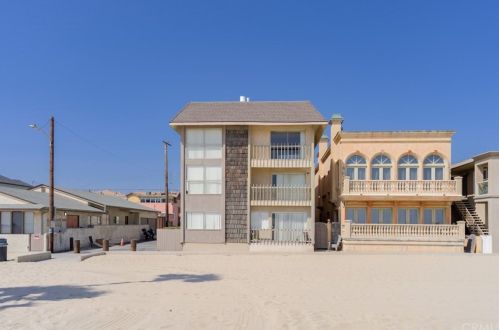 1301 Seal Way, Seal Beach, CA 90740-8708