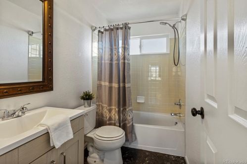 4824 Eaton Park Way, Aurora CO 80016-5926 exterior