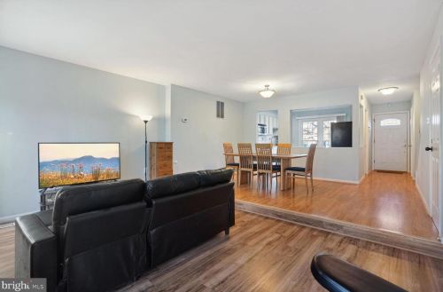 11378 Cromwell Ct, Woodbridge VA  22192-1118 exterior