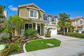 1065 Woodcrest Ln, Vista, CA 92081-7881