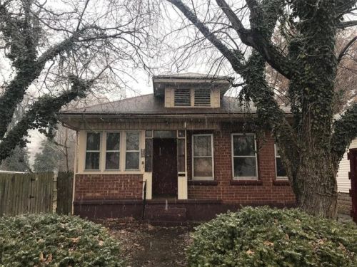 120 5th St, Roxana, IL 62084-1320
