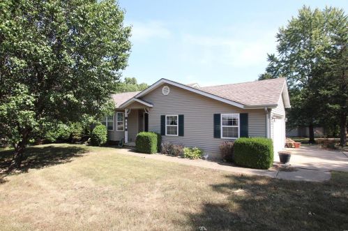 240 Bernhardt Ave, Gerald, MO 63037-1624