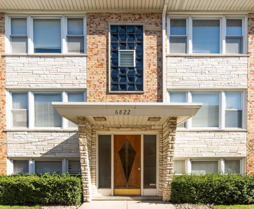 6822 Northwest Hwy, Chicago, IL 60631-1282