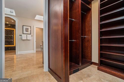 887 Berkshire Rd, Atlanta GA  30324-4929 exterior