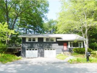 5 Birch Dr, Dover, NH 03820-4507