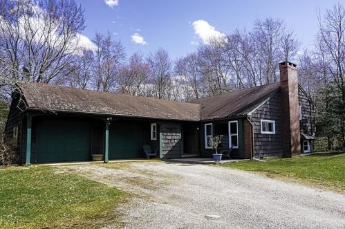 87 Bull Rd, Torrington, CT 06791-2330
