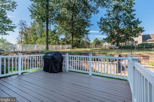 276 Pne Crk Dr, Carlisle PA  17013-9611 exterior