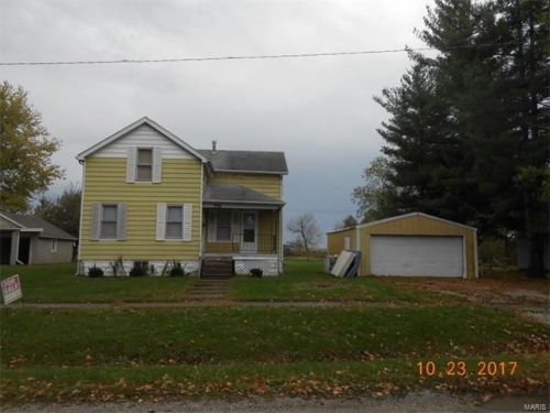 711 Capps Ave, Coalton, IL 62075-1414