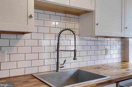 212 Howard Ave, Lancaster PA  17602-4208 exterior