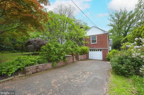 2116 Grayson Pl, Falls Church, VA 22043-1618