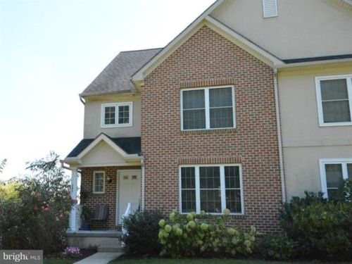 207 Bethel Dr, Lancaster, PA 17601-2437