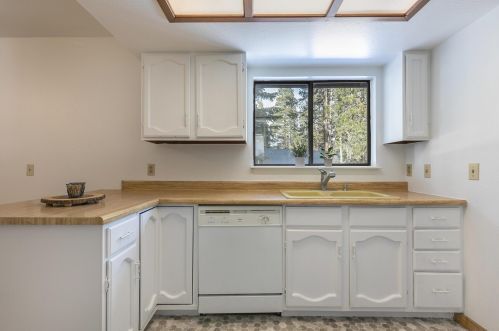 10556 Jeffrey Way, Truckee CA  96161-2518 exterior