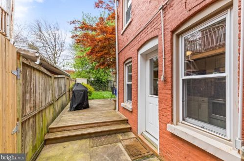 321 Walnut St, Lancaster PA  17602-2403 exterior