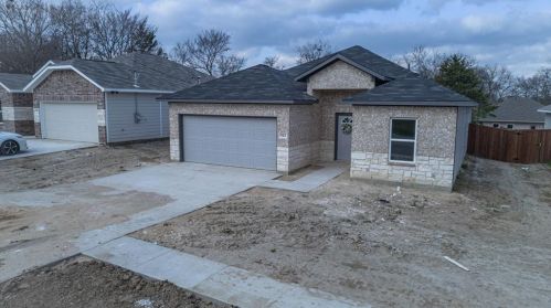 912 Park St, Greenville, TX 75401