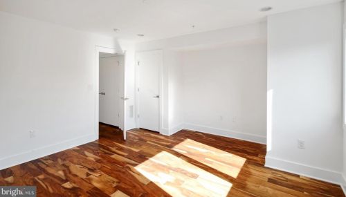 146 Front St, Philadelphia PA 19106-0020 exterior