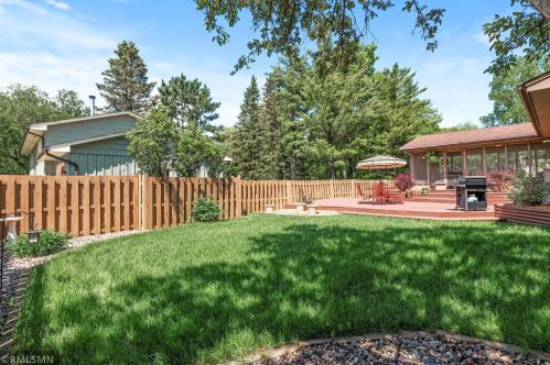 789 Heather Dr, Saint Paul MN  55126-3117 exterior