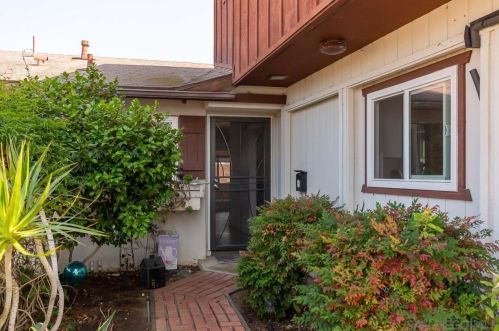 1607 Watwood Rd, Lemon Grove, CA 91945-4057