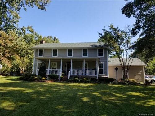 2432 Woodleigh Dr, Gastonia, NC 28056-8818