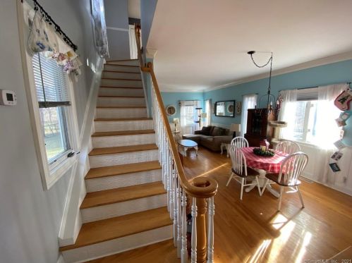344 Main St, Wallingford CT  06492-2285 exterior