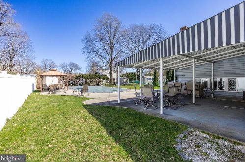 112 Apple Ln, Mount Laurel NJ  08054-1017 exterior