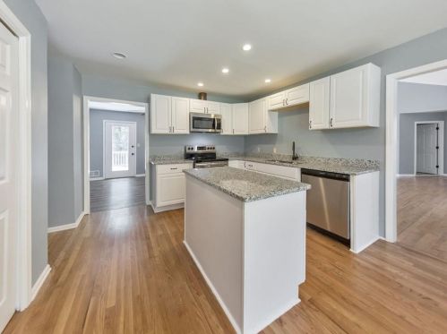4528 King Springs Rd, Smyrna GA  30082-4724 exterior