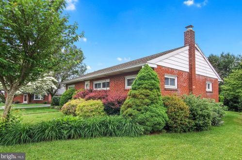 200 Ashwood Way, Harrisburg, PA 17109-5508