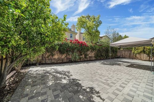 34 Preston, Irvine CA  92618-4047 exterior