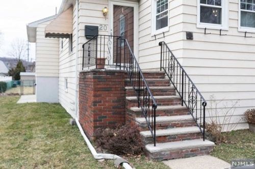 18 Park Ave, Paterson, NJ 07506-1829
