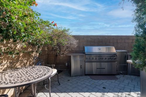 2895 Cinnamon Pl, Anaheim CA  92806-3733 exterior