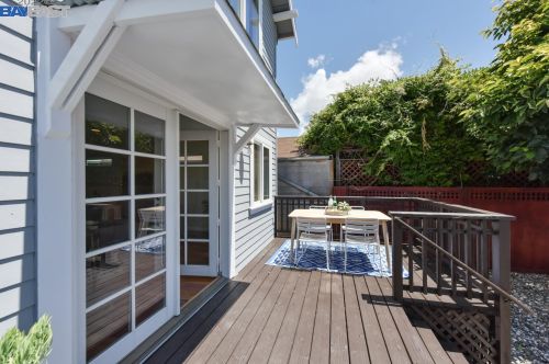 285 Stoakes Ave, San Leandro CA 94577-1735 exterior