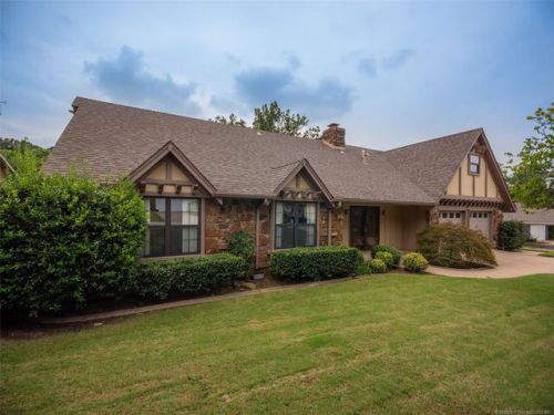 7038 Richmond Ave, Tulsa OK  74112-4115 exterior