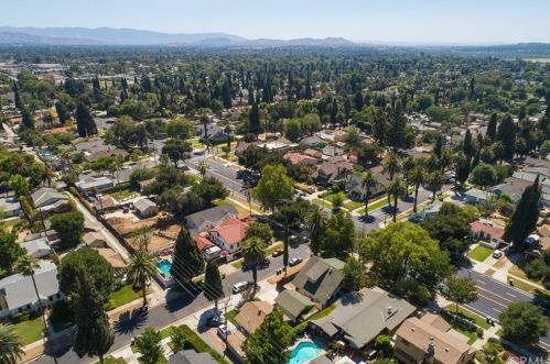 5292 Magnolia Ave, Riverside CA  92506-1248 exterior