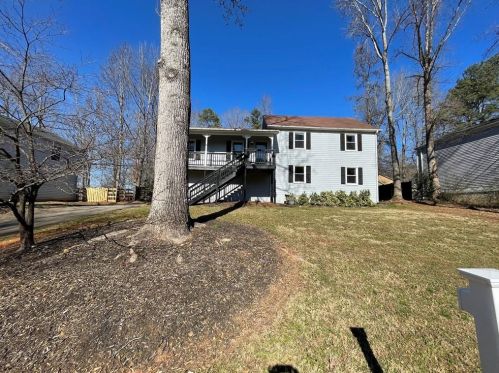 2852 Forest Chase Dr, Marietta, GA 30066-1458