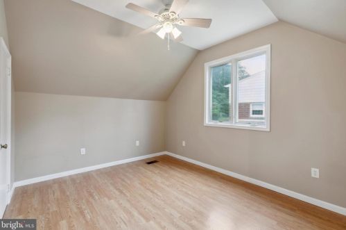 8421 Chippewa Rd, Philadelphia PA 19128-1206 exterior