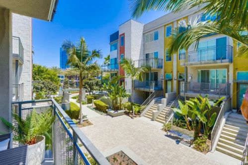 262 Rockefeller, Irvine CA  92612-8113 exterior