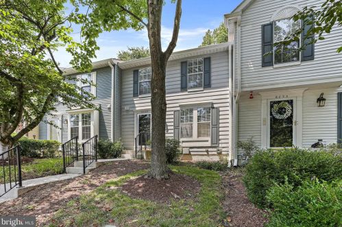 6049 Shepherd Sq, Columbia, MD 21044-3133