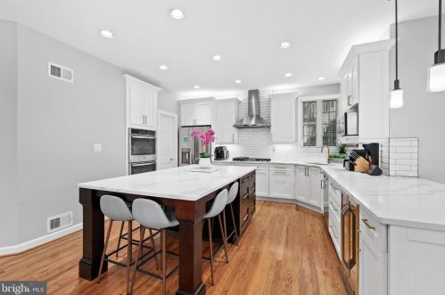 7305 Laurel Creek Ct, Springfield VA  22150-4912 exterior