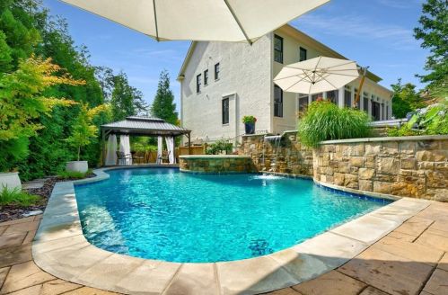 5380 High Point Mnr, Atlanta GA  30342-2000 exterior