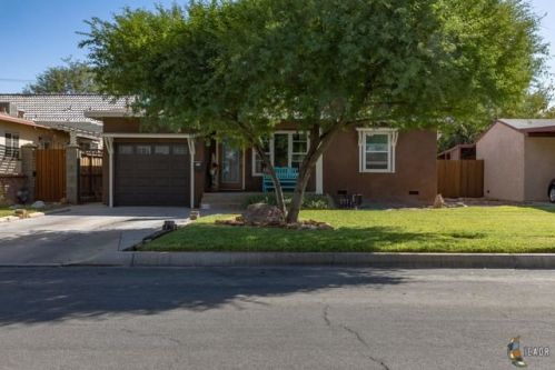 614 Sunset Dr, Brawley, CA 92227-1531