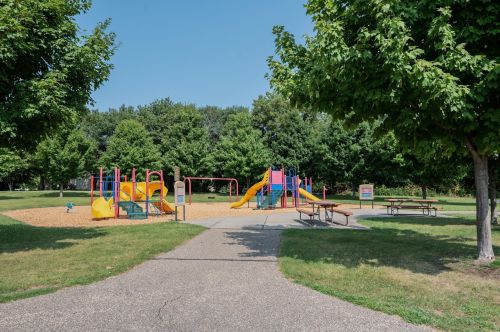 8424 Ashford Rd, Saint Paul MN  55125-8481 exterior