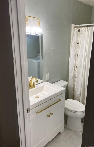 2250 Zuni St, Englewood CO  80110-1058 exterior