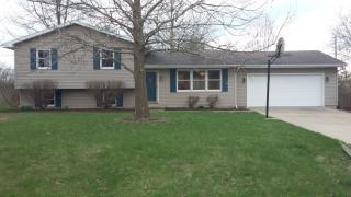 104 Westminster Dr, Mackinaw, IL 61755-9797