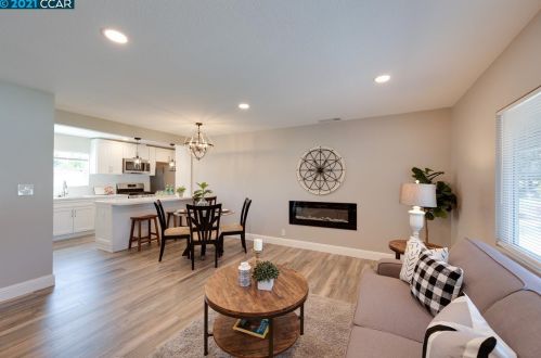 5040 Kenmore Dr, Concord CA  94521-3036 exterior