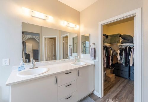 2190 Cherrywood Ln, Anaheim CA  92804-2490 exterior