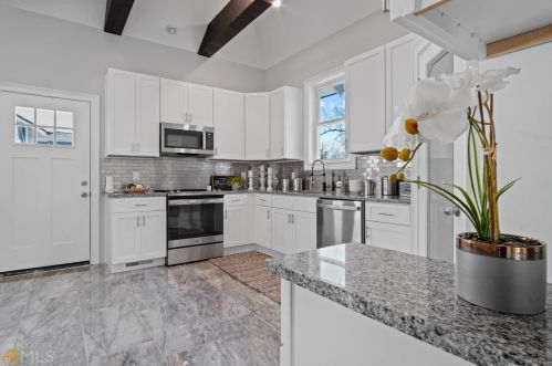 1394 Metropolitan Pkwy, Atlanta GA  30310-4451 exterior