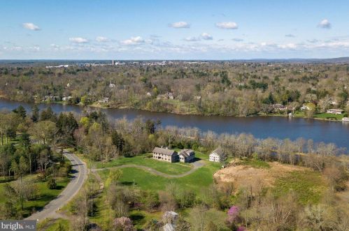 80 Mapleton Rd, Princeton NJ  08540-9668 exterior