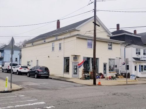 199 Providence St, Putnam, CT 06260-1511